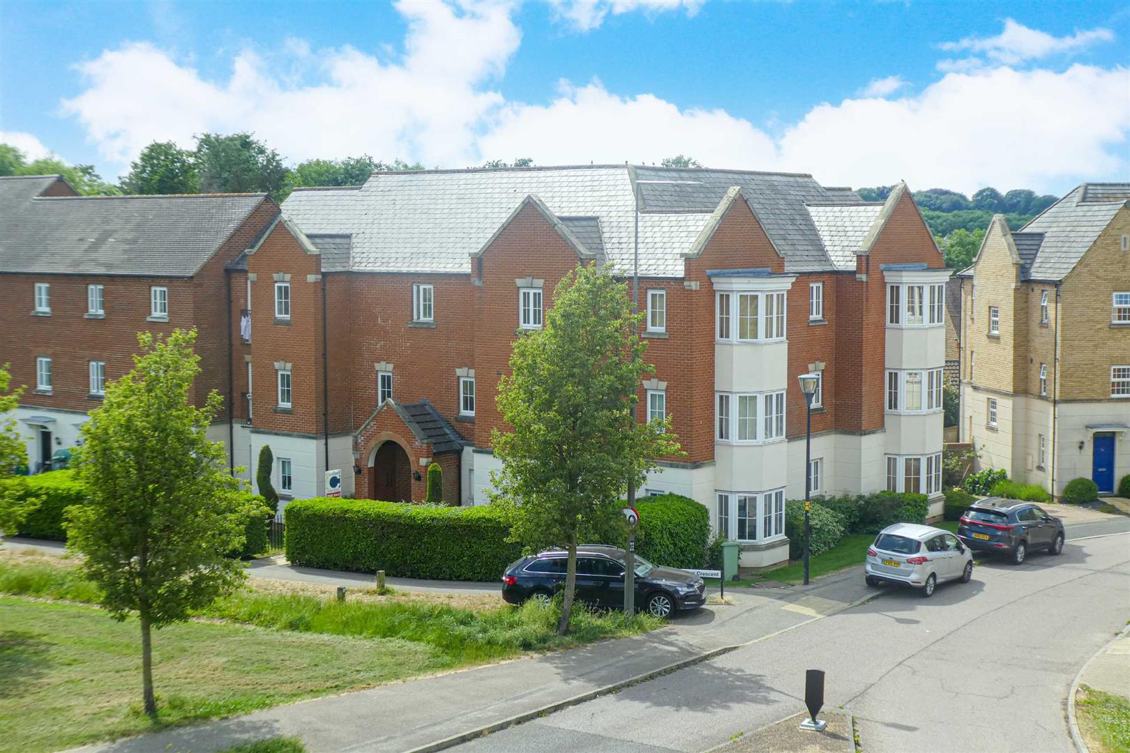 Harlow Crescent, Oxley Park, Milton Keynes